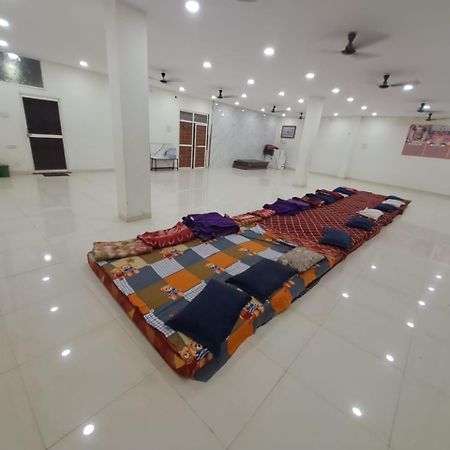 Отель Shree Sawariya Yatri Grah Удджайн Экстерьер фото